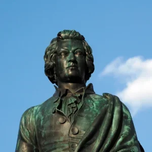 Salzburg_Bueste_Mozartplatz_c_Tourismus_Salzburg__B._Reinhart-scaled-e1768472017290